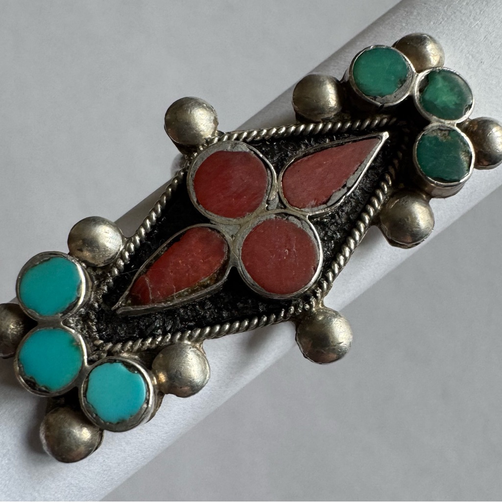 Old Pawn Zuni Sterling Silver Ring With Turquoise And Coral Accents